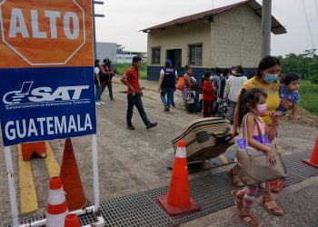 Urgen detener las deportaciones a frontera El Ceibo, en Guatemala