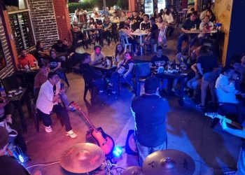 Parcito Bar: la esquina más alegre del Bulevar Constitución