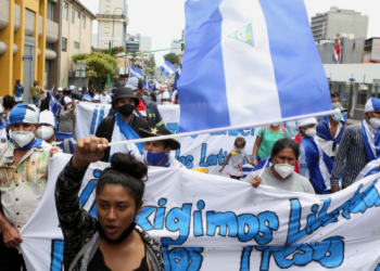 Más nicaragüenses buscan refugio en Costa Rica