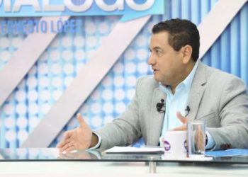 Empresas en El Salvador deben respetar horario laboral de trabajadores tras aumento al salario mínimo: ministro de Trabajo, Rolando Castro