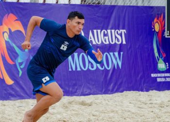 Rubén Batres, mundialista de la Azul playera: «Voy a llegar al 100 ante Bielorrusia»