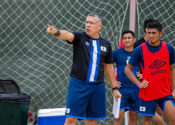 Rudis Gallo, técnico de la Azul playera: «Sabemos lo que significa Brasil en fútbol playa, pero en deporte no hay nada imposible»