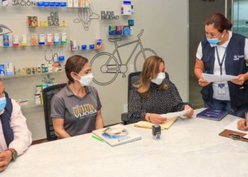 Ministro de Trabajo realiza inspecciones en empresas para verificar que se cumpla incremento al salario mínimo