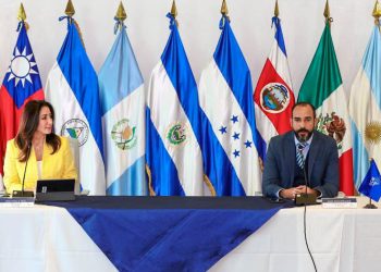 Lanzan programa de vivienda para beneficiar a 2,600 familias salvadoreñas