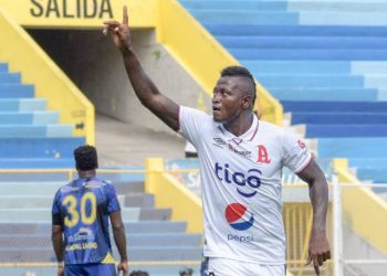 Duvier Riascos, delantero de Alianza: «El primer gol  ante Limeño quise celebrarlo con el kinesiólogo del equipo»