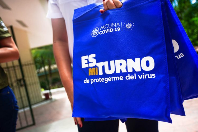 Gobierno de El Salvador inspecciona cumplimiento de protocolos contra la COVID-19 en parques recreativos del ISTU