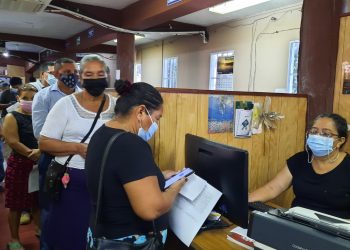 Padres abarrotan la alcaldía de La Unión para sacar partidas