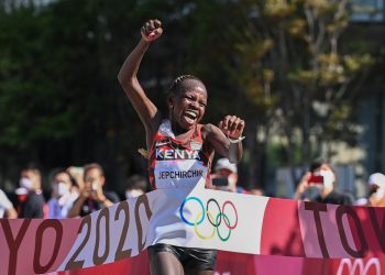 Las kenianas Peres Jepchirchir y Brigid Kosgei se hicieron con el oro y la plata en el maratón femenino