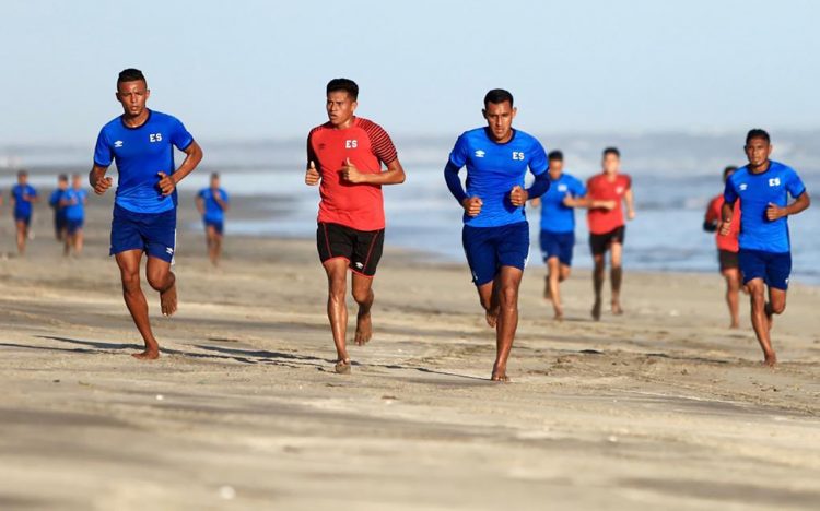 Respaldo
Los diputados
elogiaron la
labor de la
Azul playera en
respresentación
del país.