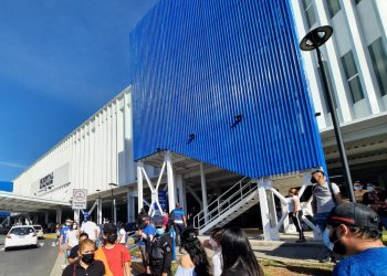 El megacentro y el autoservicio de vacunación reciben a miles de salvadoreños
