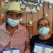 Pareja de adultos mayores vence el miedo y se vacuna