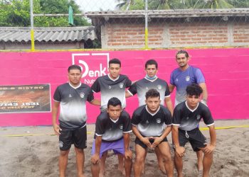 Vuelve la emoción del fútbol a la arena de Barra de Santiago, en la costa ahuachapaneca