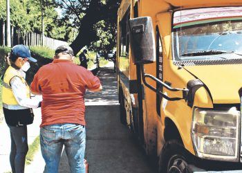 Ejecutan control vehicular en autopista a Comalapa