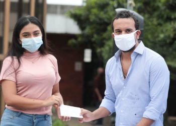 Alcalde de Zaragoza, César Godoy, mantiene entrega de becas para jóvenes del municipio