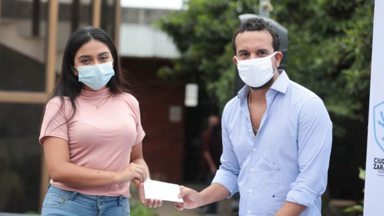 Alcalde de Zaragoza, César Godoy, mantiene entrega de becas para jóvenes del municipio