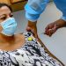Gobierno de El Salvador protege a mujeres embarazadas vacunándolas contra la COVID-19
