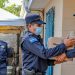 Entregan paquetes alimenticios a agentes de la PNC en San Salvador