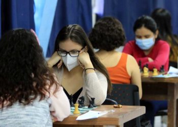 Celina Palacios se perfila como la ganadora del campeonato nacional femenino de ajedrez