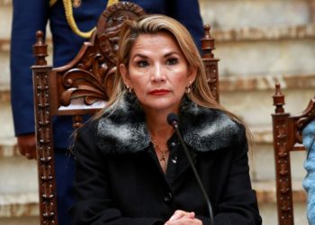 Expresidenta de Bolivia estable luego de que su familia denunció que intentó «quitarse la vida»