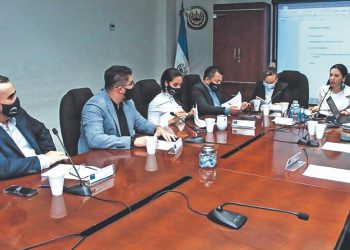 Adopciones en El Salvador: un calvario que se debe recorrer