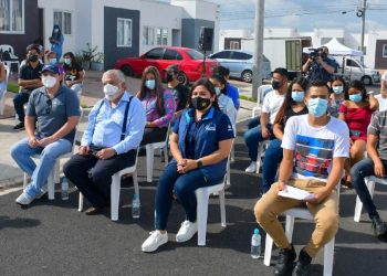 Jóvenes agradecen por la oportunidad de obtener una beca