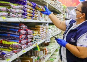 Defensoría realiza inspecciones en Zacatecoluca para evitar especulación en precios de productos básicos