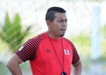 Elías Ramírez, mundialista de fútbol playa como jugador y como entrenador