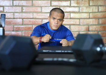 «Las barreras son mentales, no físicas, y siempre se pueden superar»: Herbert Aceituno, atleta salvadoreño