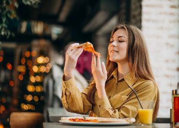 ¿De vacaciones?, no olvides comer sano