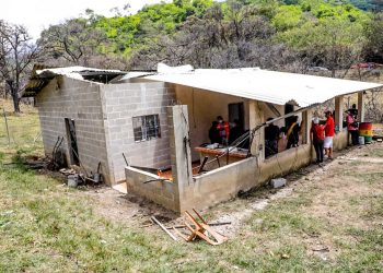 Autoridades brindan atención a afectados por explosión de pipa con gas propano en Tejutla