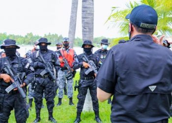 Policías y militares desplegados para garantizar la seguridad en vacaciones