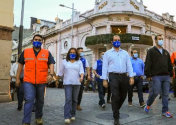 Autoridades realizan verificación de medidas de bioseguridad en bares y restaurantes del centro de San Salvador