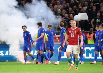 FIFA abre expediente por insultos racistas contra futbolistas ingleses en Hungría