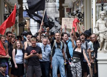 Nuevas manifestaciones en Francia contra el pasaporte sanitario