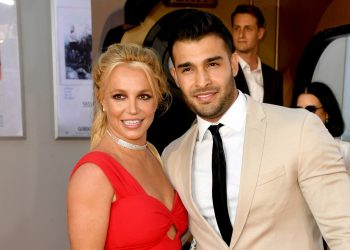 Britney Spears solicita poner fin a tutela de su padre para poder casarse