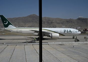 Despega de Kabul primer vuelo comercial internacional desde vuelta de talibanes al poder