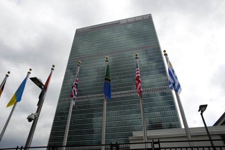Se ve una vista exterior de la sede de la ONU durante la 76a sesión de alto nivel de la Asamblea General de la ONU que tendrá lugar el 20 de septiembre de 2021 en Nueva York. FOTO / AFP