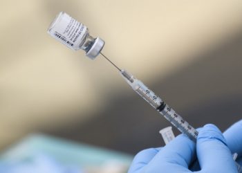 Hasta este miércoles seis mil millones de dosis anticovid-19  han sido administradas en todo el mundo