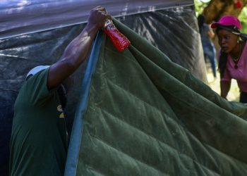 Campamento de migrantes haitianos se diluye en el norte de México