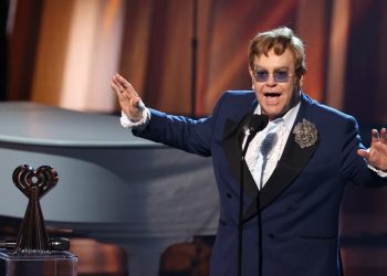 Elton John sacará un nuevo álbum, compuesto durante el confinamiento