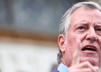 Alcalde de Nueva York critica a Bolsonaro por visitar la ciudad sin estar vacunado