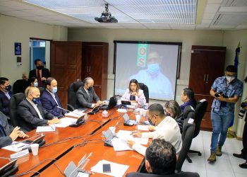 Diputados confrontan a empresas financieras y casas comerciales por abusos a la población
