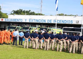 Autoridades dedican competencia «Juego de los Héroes» a bomberos del Aeropuerto Internacional de El Salvador
