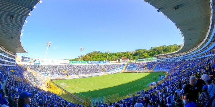 El estadio Cuscatlán se alista para albergar la final.Foto: Diario El Salvador.