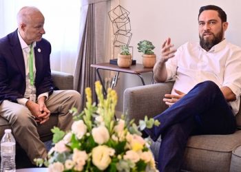 Alcalde de San Salvador, Mario Durán, recibe al edil de la ciudad de Aurora, Colorado