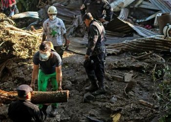 Deslave en Ecuador deja tres muertos y dos desaparecidos