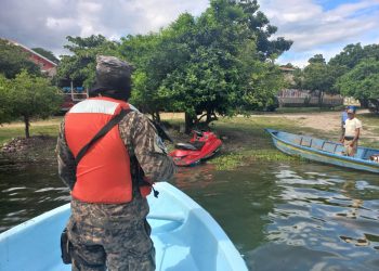 Fuerza Armada realiza labores de búsqueda de dos personas en Lago de Güija
