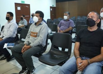 Inicia audiencia contra exfuncionarios del gobierno de Sánchez Cerén acusados de desviar millones de tiendas penitenciarias