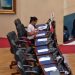 Diputados del FMLN no asisten a plenaria por participar en mínima protesta contra bitcóin