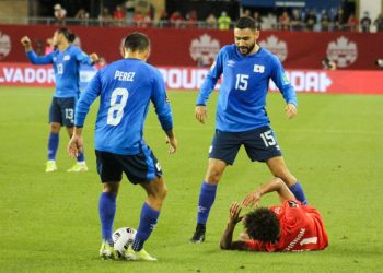 Canadá le propinó la primera derrota a El Salvador en el octogonal final